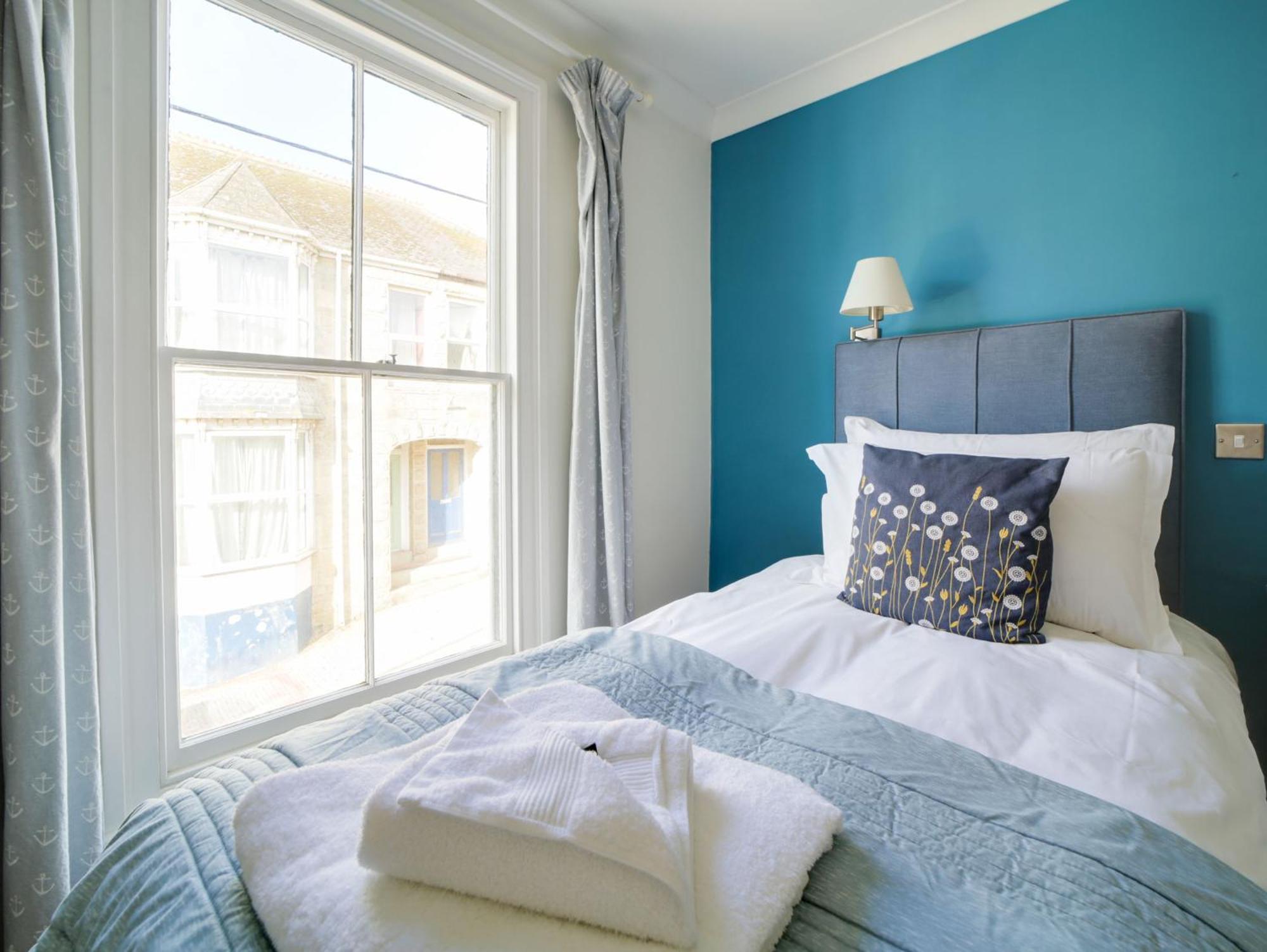 The Artist Loft, Ensuite Guest Rooms, Porthleven Exterior photo