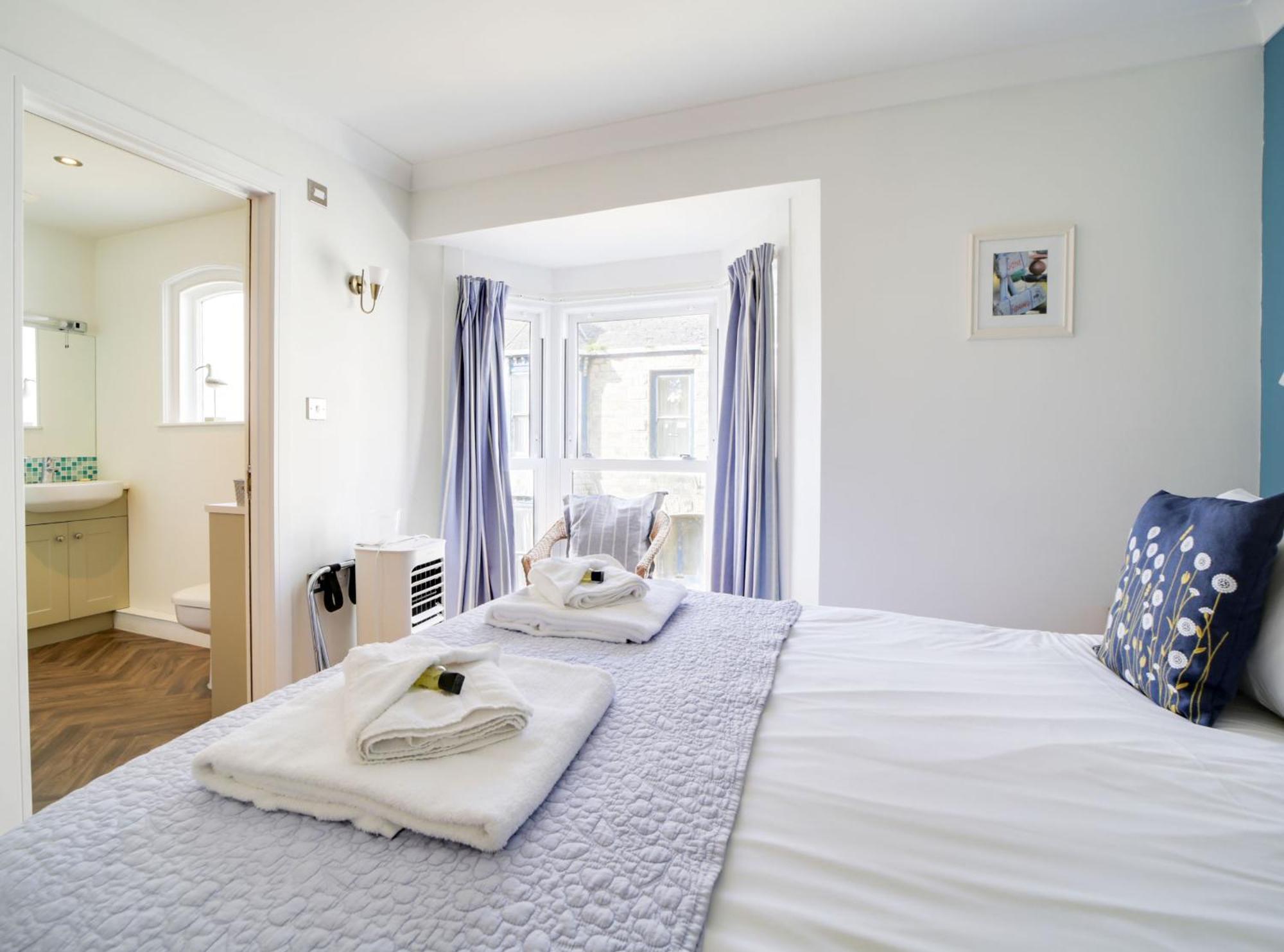 The Artist Loft, Ensuite Guest Rooms, Porthleven Exterior photo
